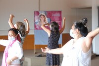 Im Nachmittagsprogramm gab es Gelegenheit zum meditativen Tanz (Foto: Brehm)